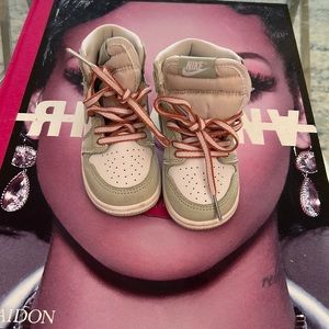 Nike sneakers with only a few times